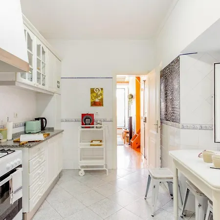 Apartment Baixa Heritage By Cathedral & Tram 28 By Nestatlisbon *