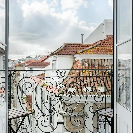 Rustic View In Baixa By River Tagus *
