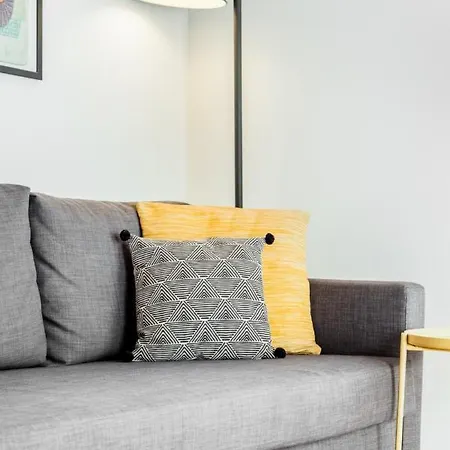 Rustic View In Baixa By River Tagus * Lissabon