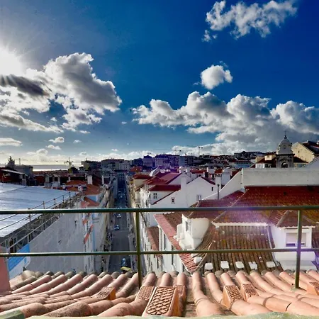 Rustic View In Baixa By River Tagus * Lissabon