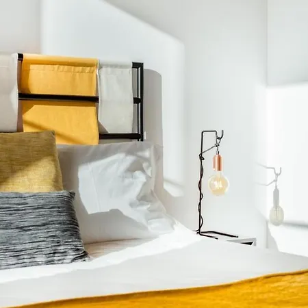 Rustic View In Baixa By River Tagus * Lissabon