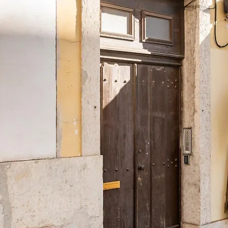Apartamento Baixa Heritage By Cathedral & Tram 28 By Nestatlisbon *